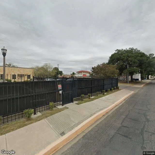 114 W Broadway St, Del Rio, Texas 78840-5528