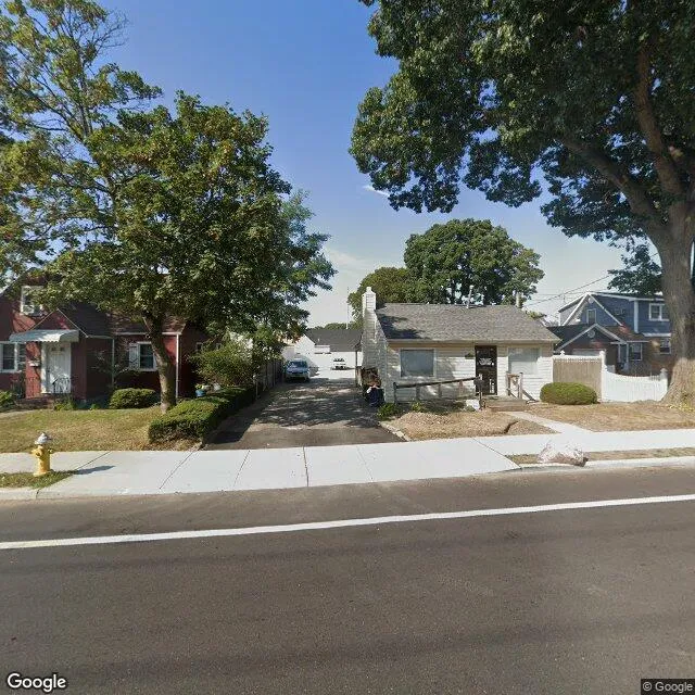154 Oak St, Copiague, New York 11726