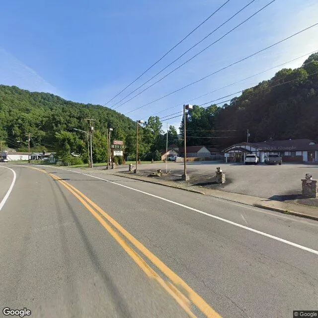 1757 Cook Parkway, Oceana, West Virginia 24870