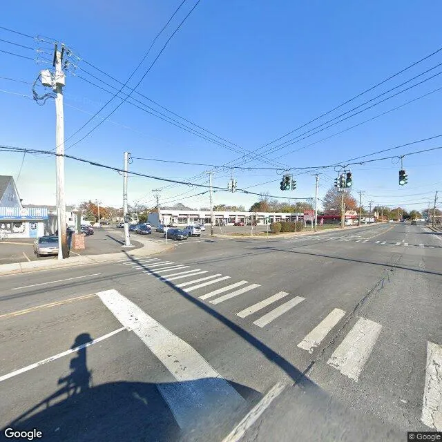 194 E Montauk Hwy, Lindenhurst, New York 11757