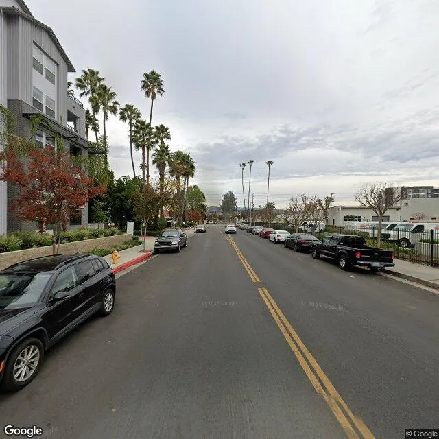 21201 Kittridge St, Woodland Hills, California 91303