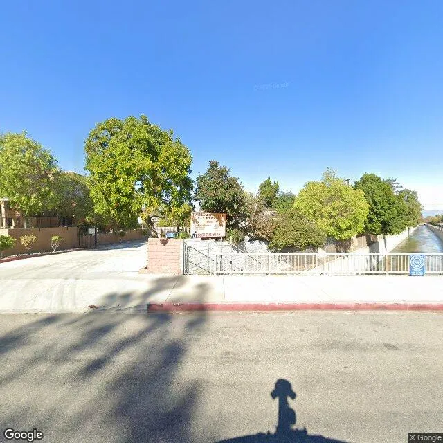 22222 Victory Blvd, Woodland Hills, California 91367