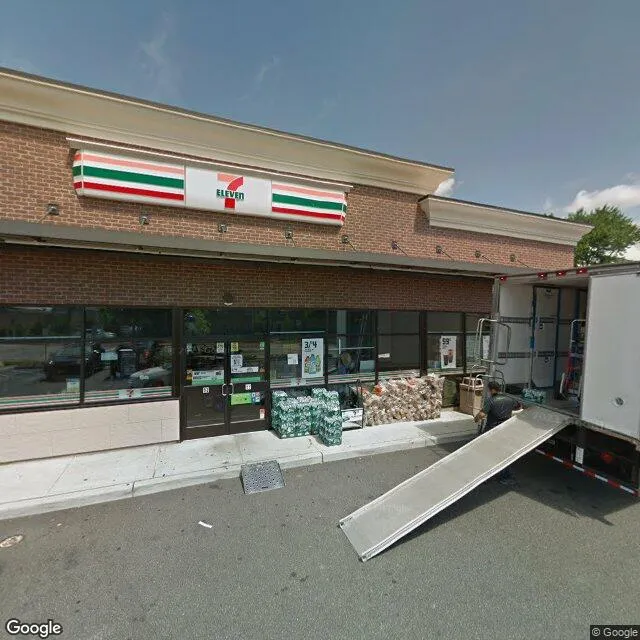 400 E Jericho Turnpike, Mineola, New York 11501