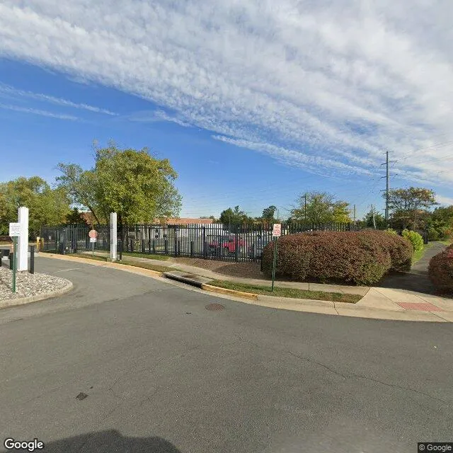535 Huntmar Park Dr, Herndon, Virginia 20170-5100
