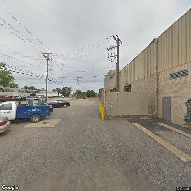 690 W Maple Rd, Troy, Michigan 48084