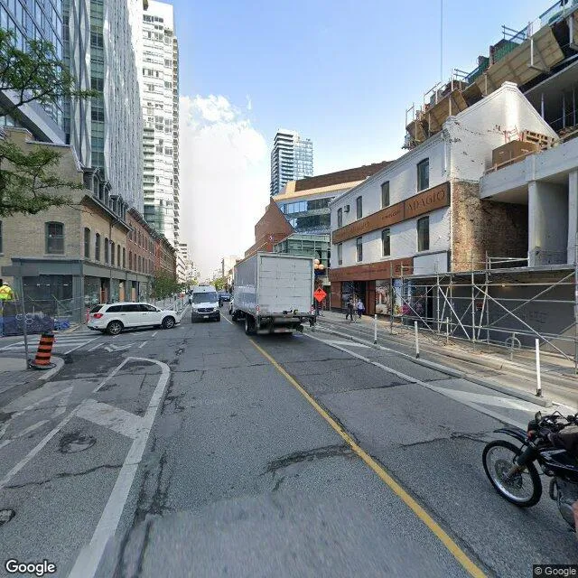 765 Yonge St, Toronto, Ontario M4W 2G4