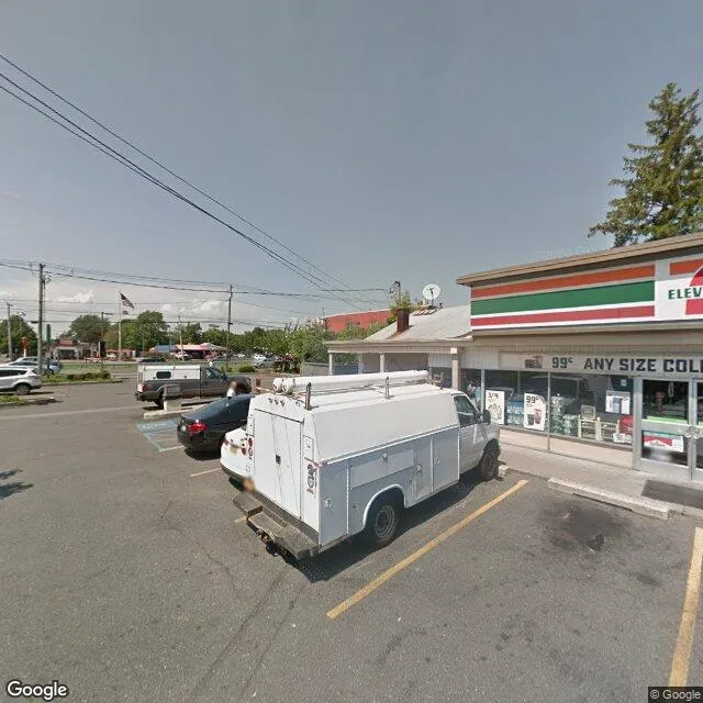 849 N Greene Ave, Lindenhurst, New York 11757