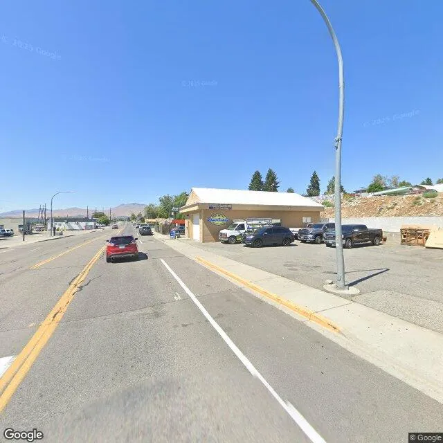 87 9th St NE, East Wenatchee, Washington 98802