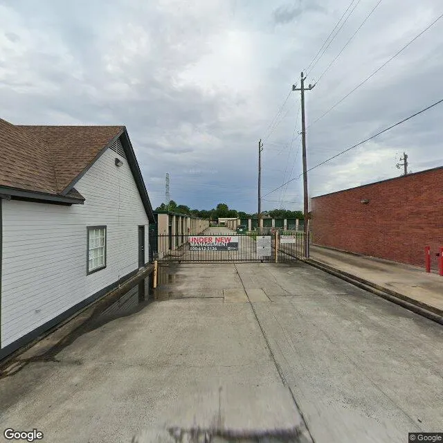 941 Fairmont Pky, Pasadena, Texas 77504